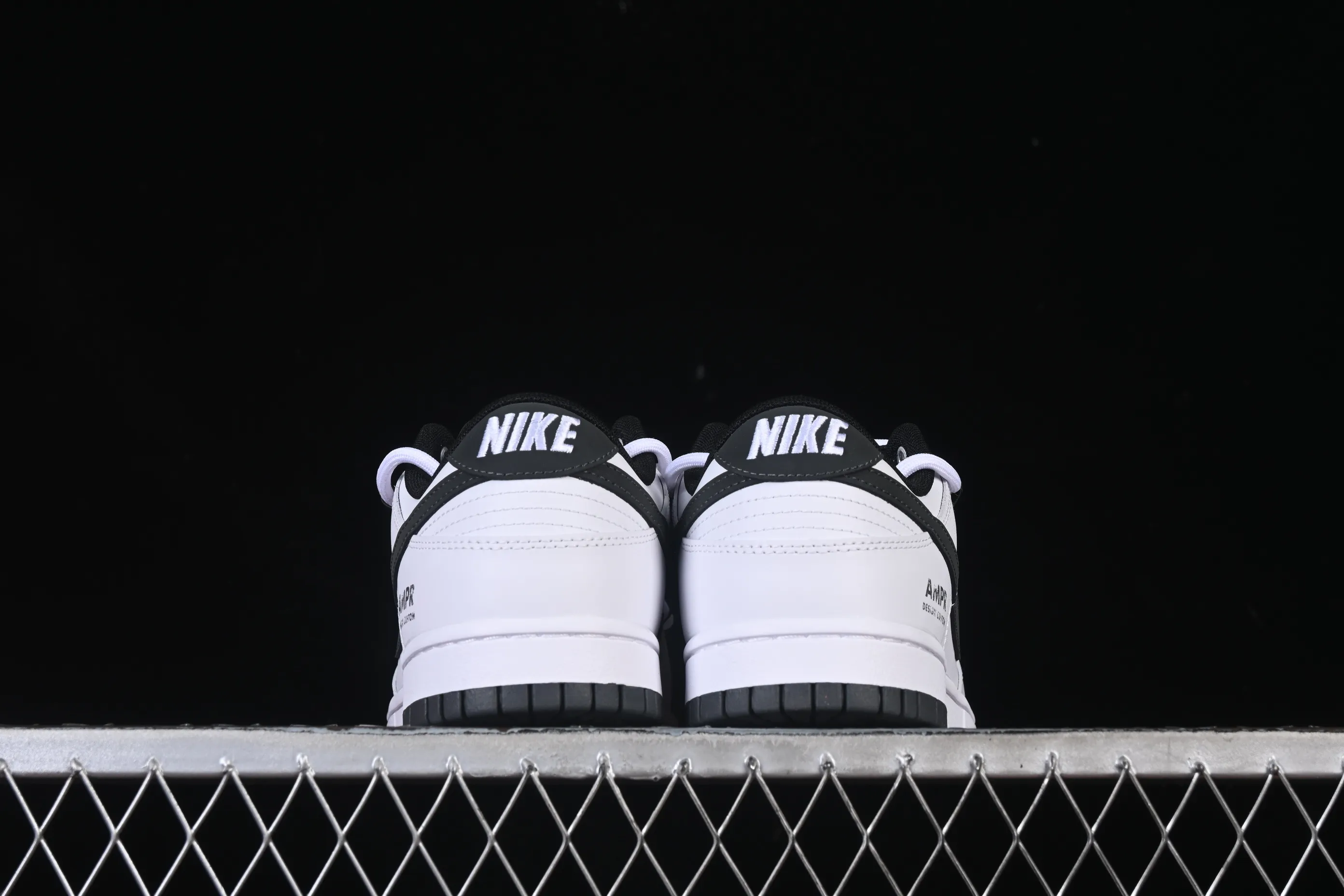 All categories Nk SB Dunk Series Nk SB Dunk Low High-end customized low-top sneakers Nike SB Dunk Low "Just Do it" straps Anniversary high-end customized low-top casual sneakers WB0528-094